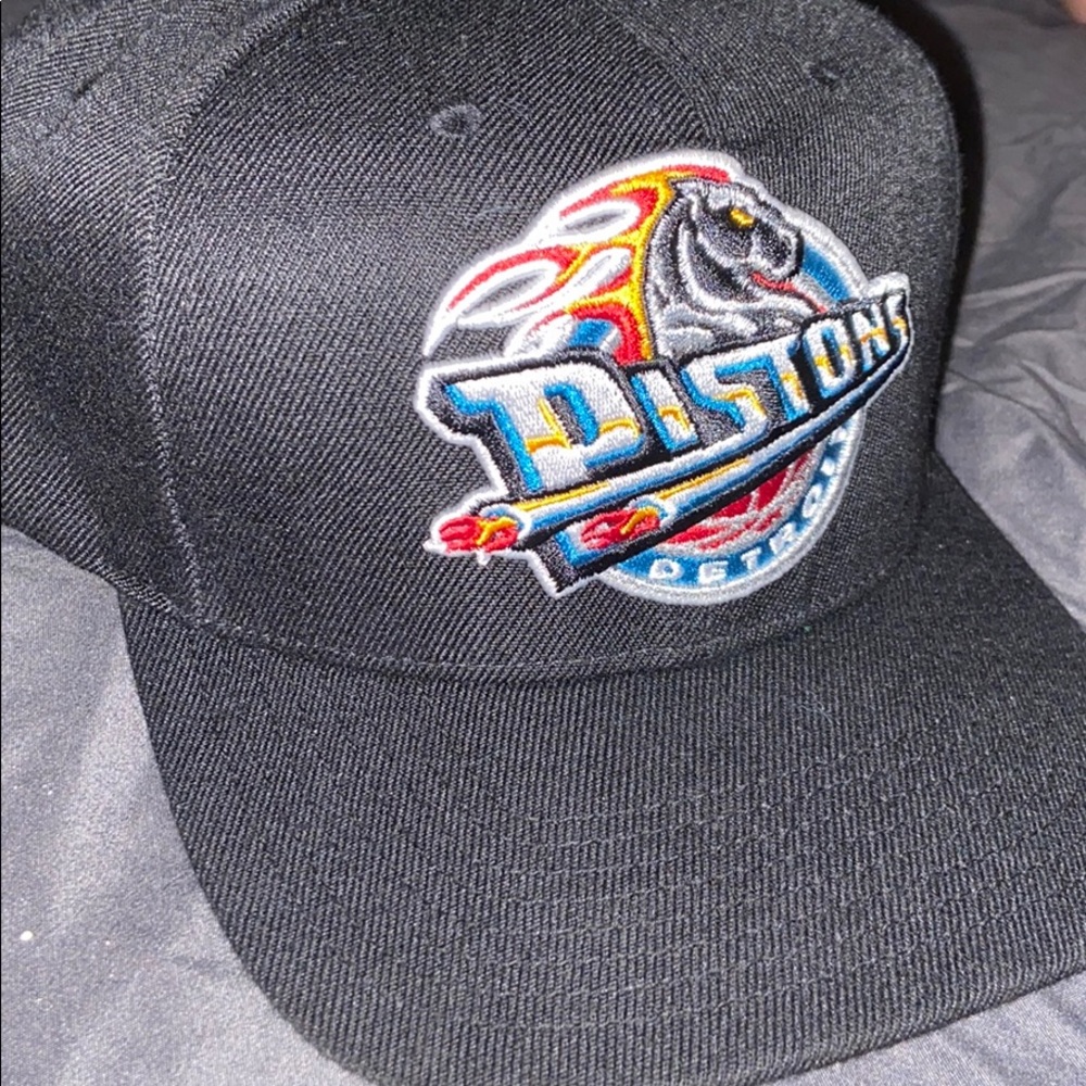 Mitchell & Ness Pistons Hat SnapBack